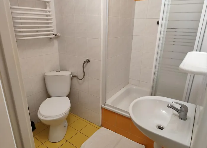 Dom Studenta Nr 2 * سيدلس